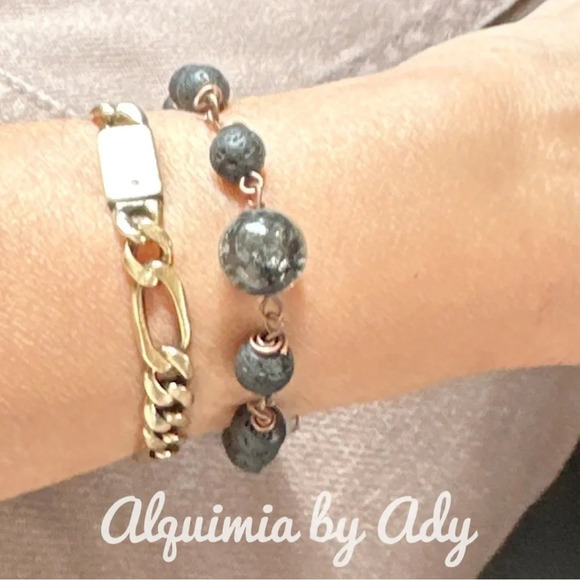 Black lava rock Rustic brass adjustable handmade bracelet - Picture 3 of 8